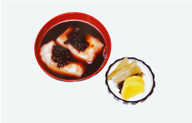 Sweet red bean soup with a grilled rice cake